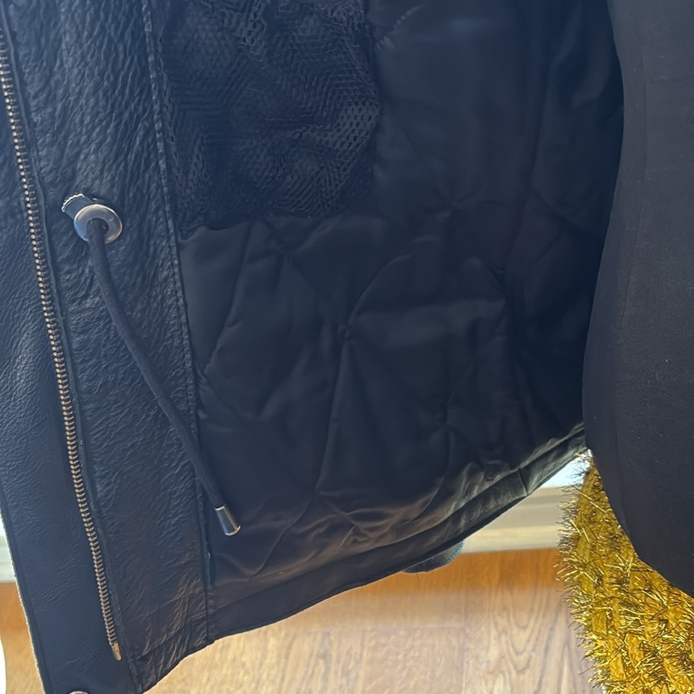 Vintage Black pebble leather insulated Danier biker jacket - Picture 16 of 17